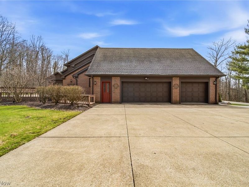 1255 Fox Hill Drive, Gates Mills, OH 44040 Photo 2