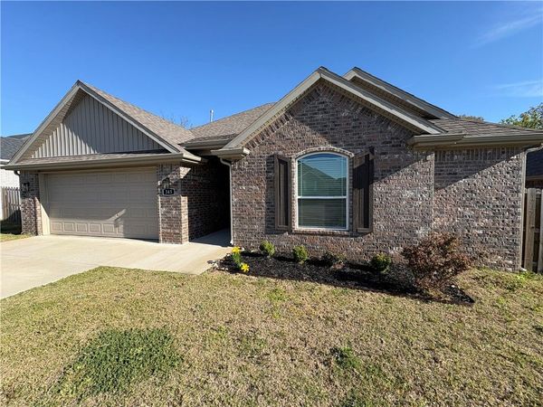 345 S Emerald Woods Run , Farmington, AR 72730