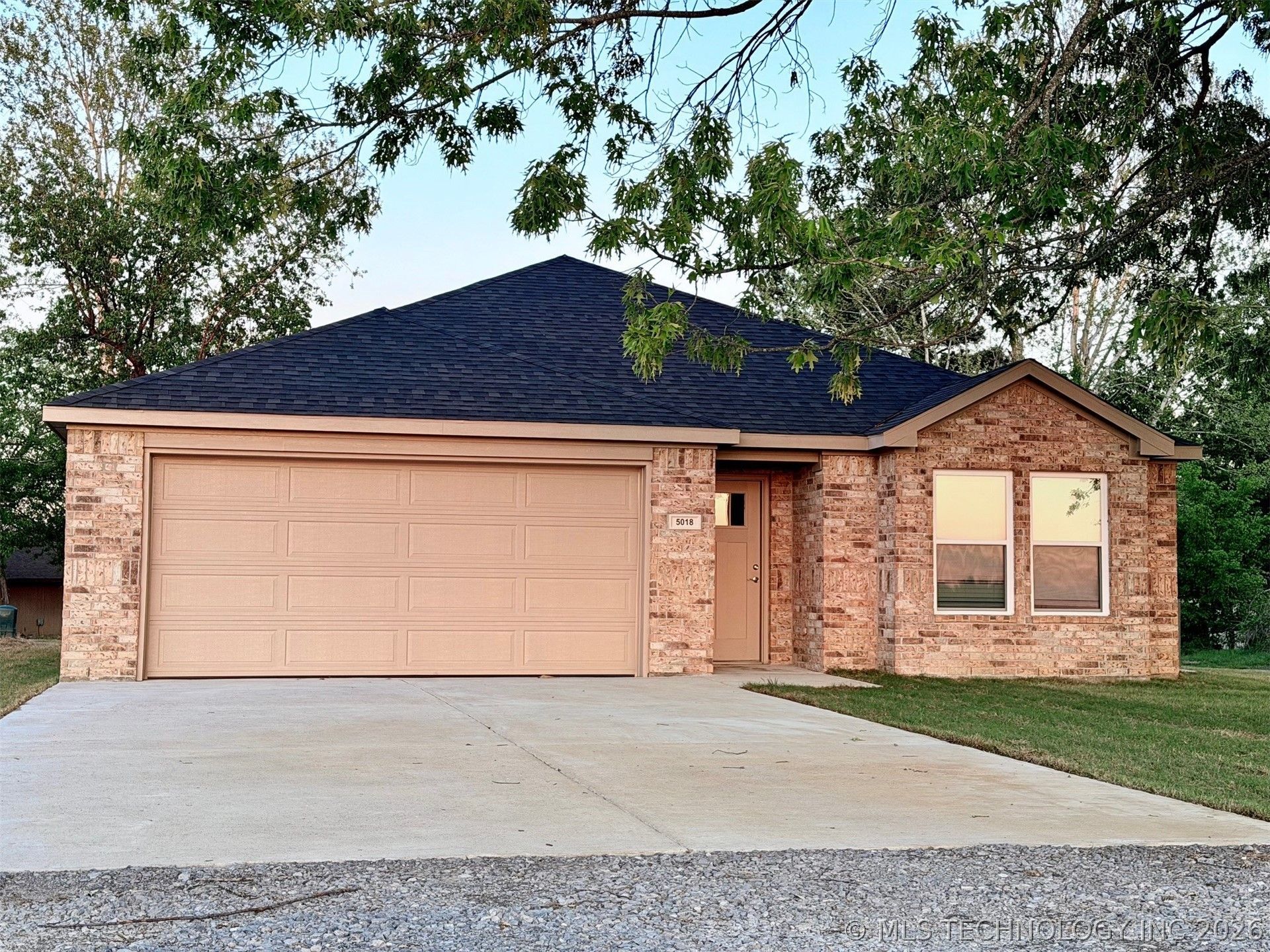 5018 S Mockingbird Lane, Atoka, OK 74525 Main Photo