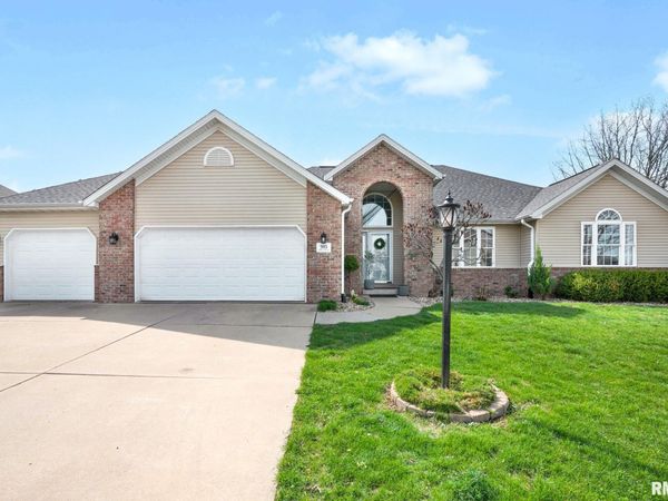 905 STONELAKE Drive, Metamora, IL 61548