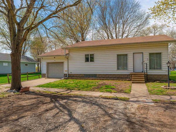 310 S 2ND Street, Easton, IL 62633