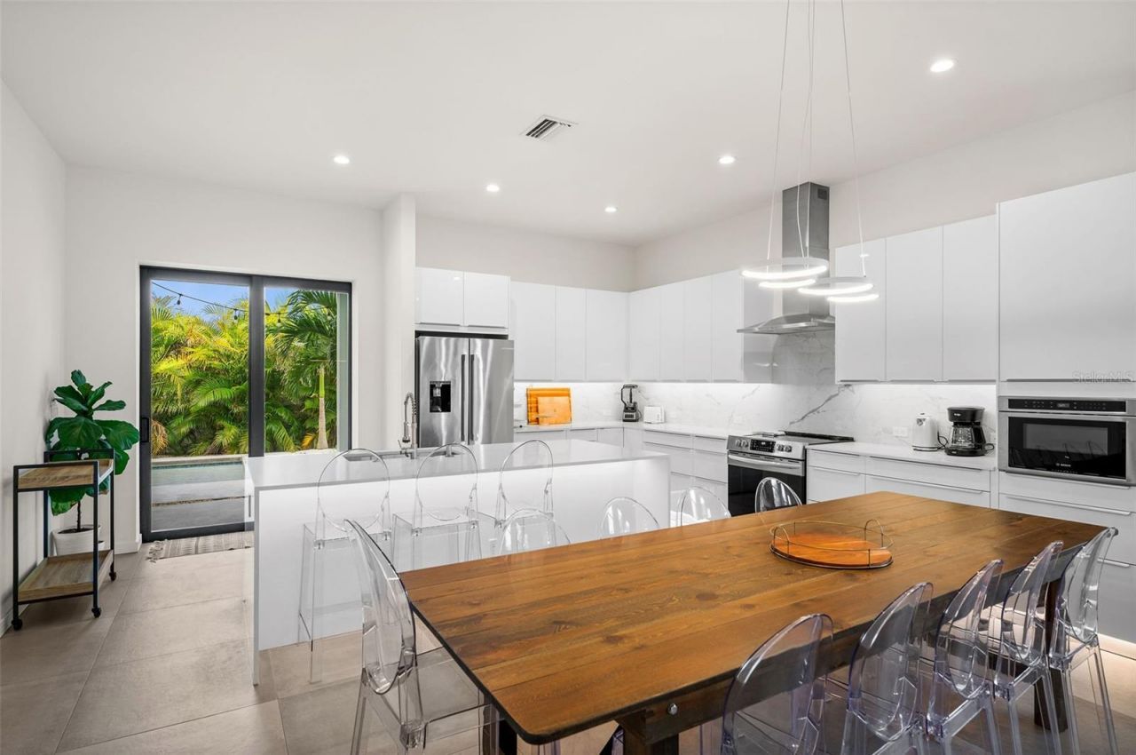 5351 Moeller Avenue, Sarasota, FL 34233 Photo