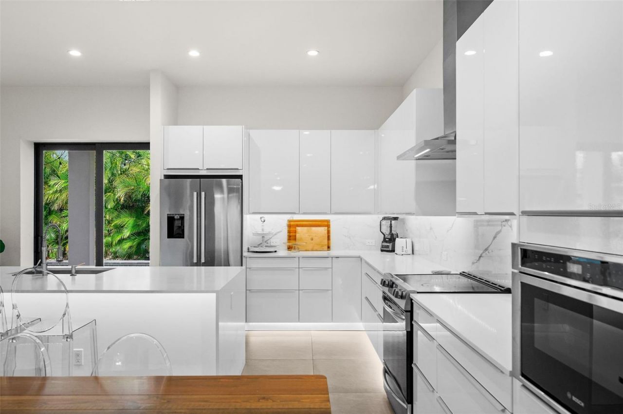 5351 Moeller Avenue, Sarasota, FL 34233 Photo