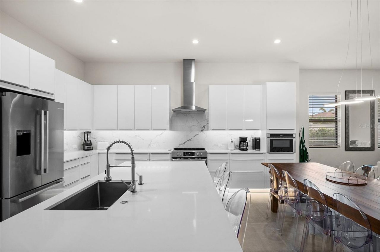 5351 Moeller Avenue, Sarasota, FL 34233 Photo