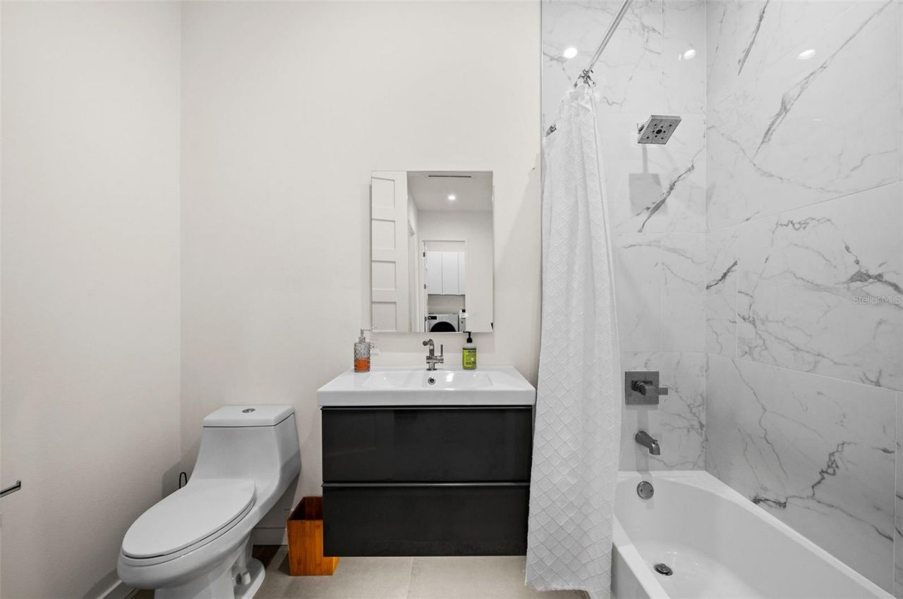 5351 Moeller Avenue, Sarasota, FL 34233 Photo