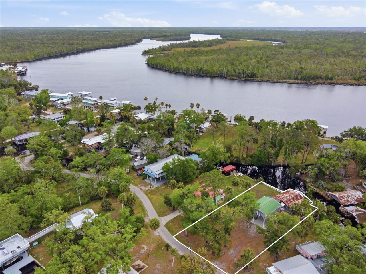 547 SE 205th Street, Suwannee, FL 32692 Photo