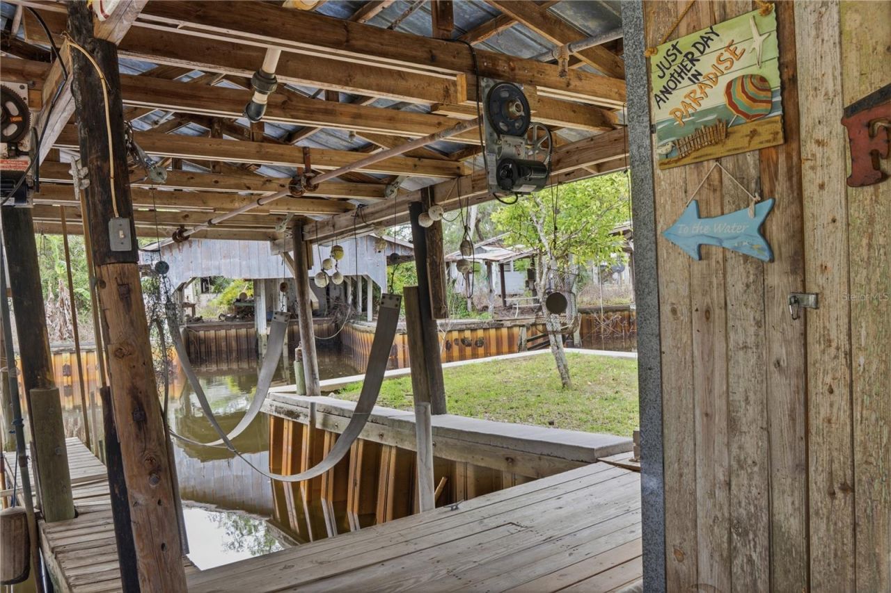 547 SE 205th Street, Suwannee, FL 32692 Photo