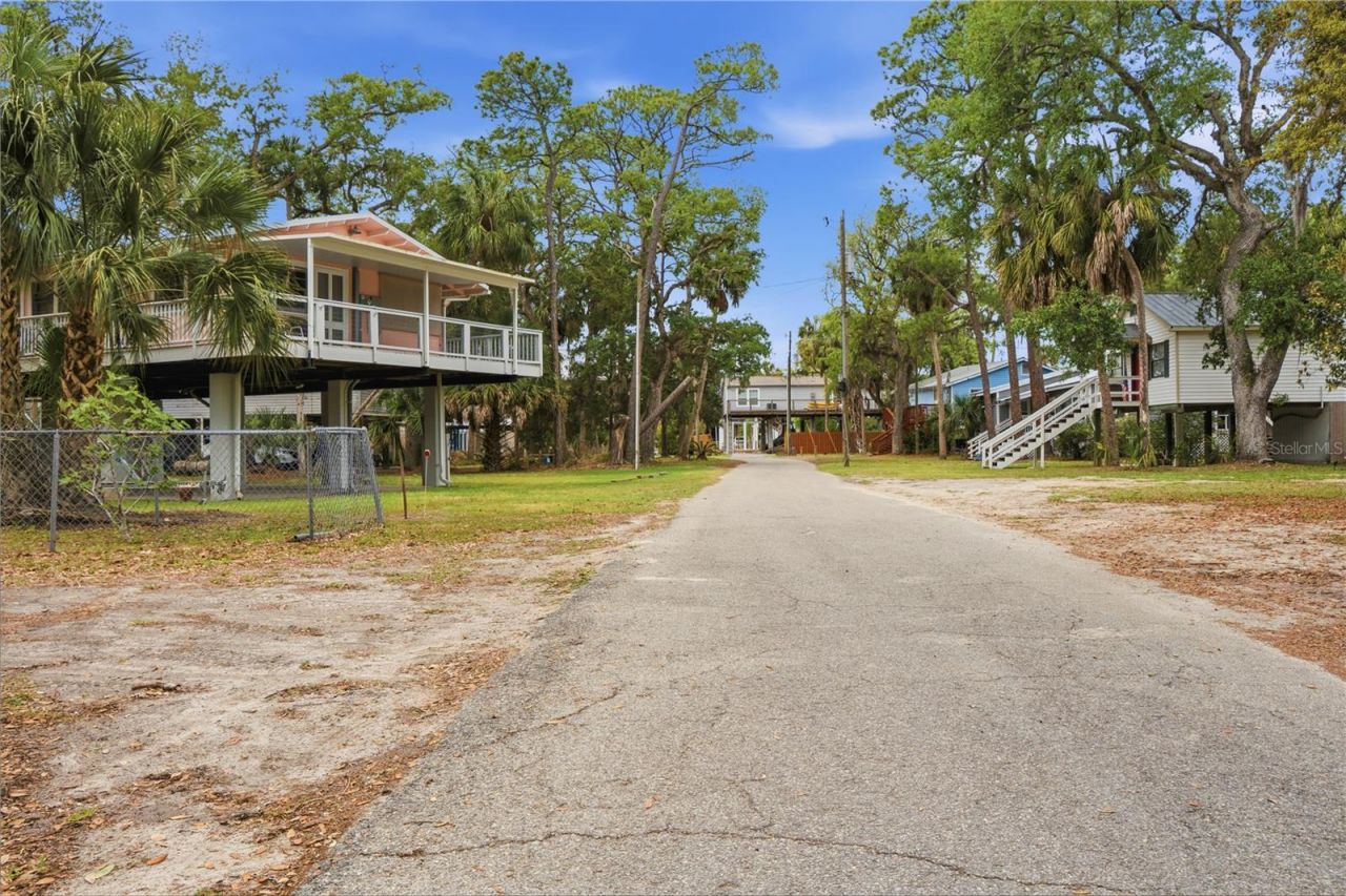 547 SE 205th Street, Suwannee, FL 32692 Photo