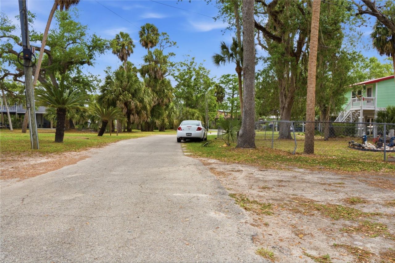 547 SE 205th Street, Suwannee, FL 32692 Photo