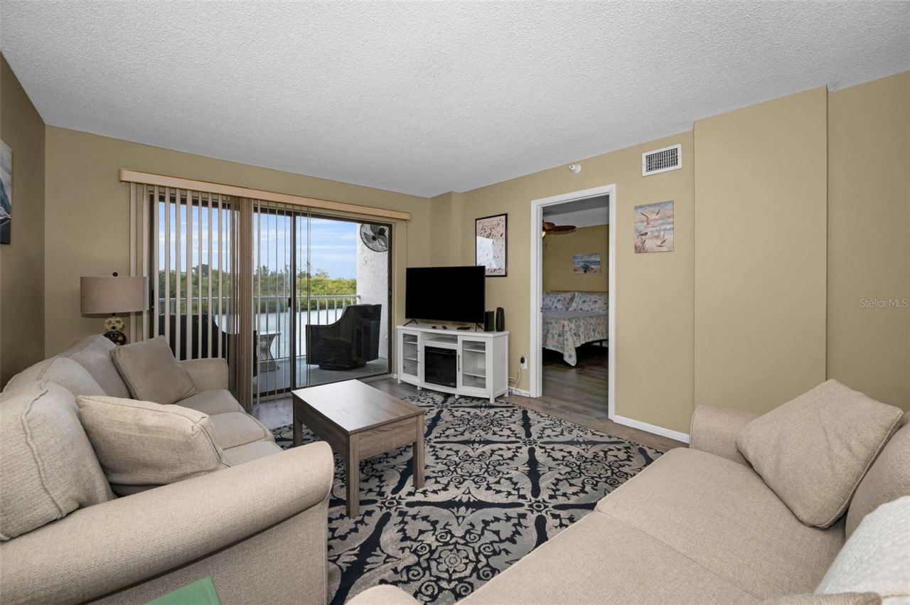 18325 Gulf Boulevard, Unit 308, Redington Shores, FL 33708 Photo