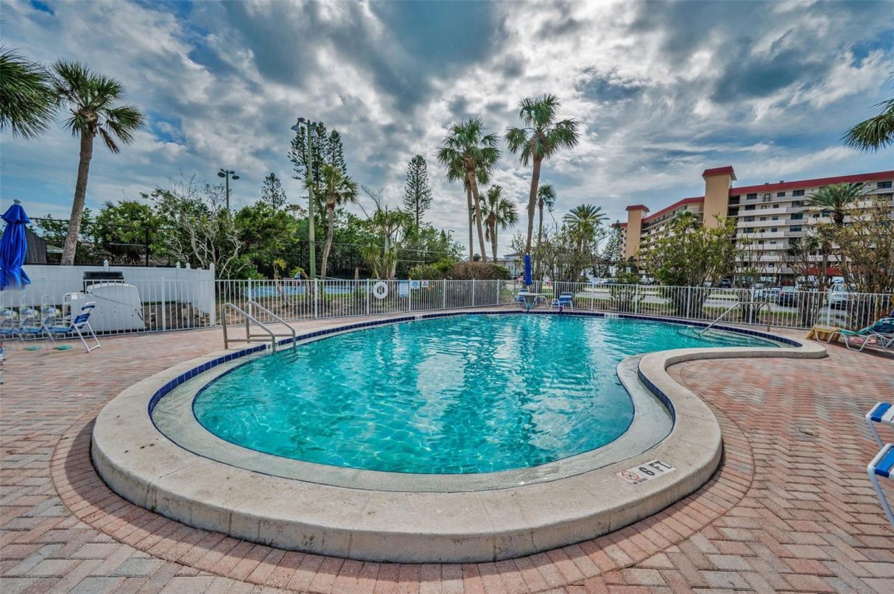 18325 Gulf Boulevard, Unit 308, Redington Shores, FL 33708 Photo