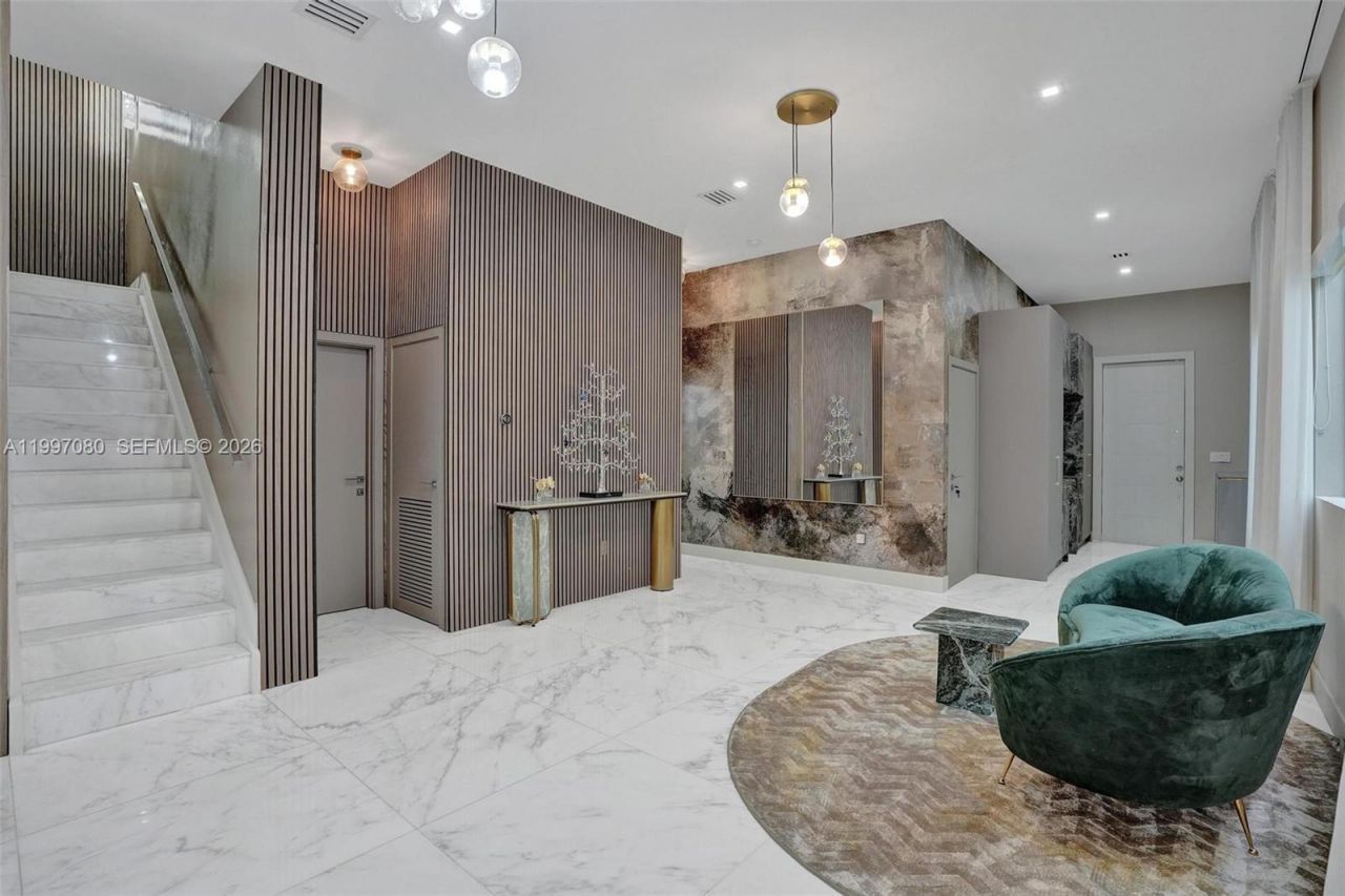 18985 Atlantic Blvd , Sunny Isles Beach, FL 33160 Photo