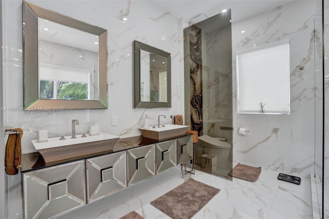 18985 Atlantic Blvd , Sunny Isles Beach, FL 33160 Photo