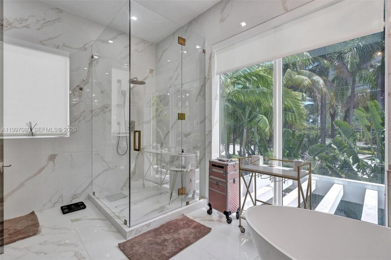 18985 Atlantic Blvd , Sunny Isles Beach, FL 33160 Photo