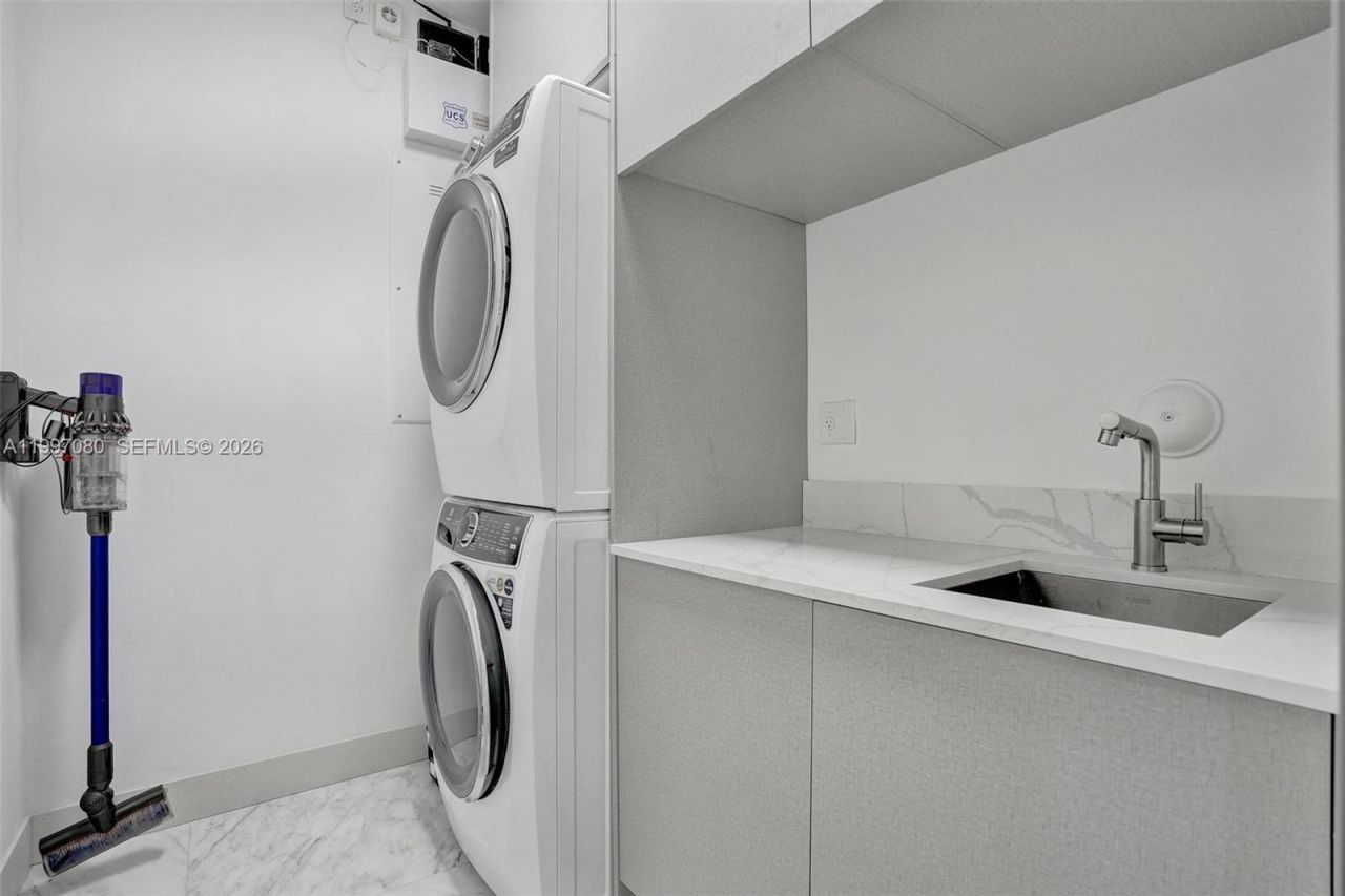 18985 Atlantic Blvd , Sunny Isles Beach, FL 33160 Photo