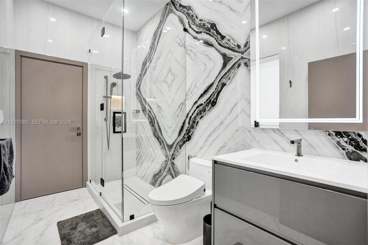 18985 Atlantic Blvd , Sunny Isles Beach, FL 33160 Photo