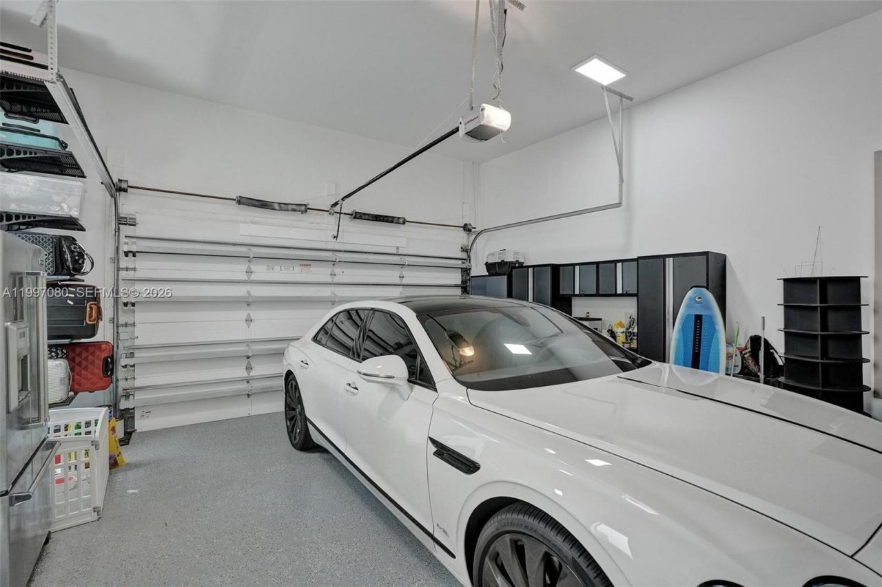 18985 Atlantic Blvd , Sunny Isles Beach, FL 33160 Photo