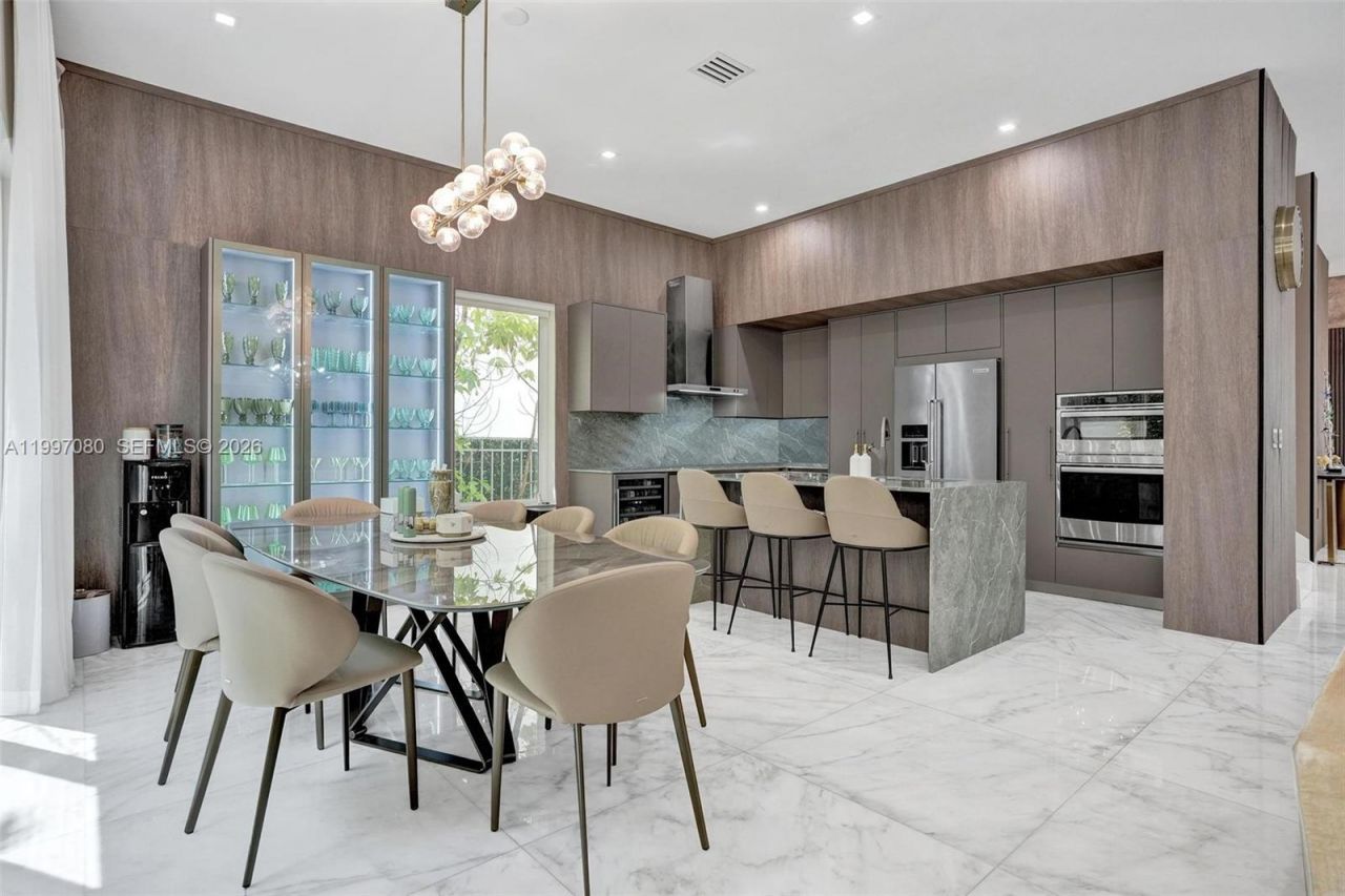 18985 Atlantic Blvd , Sunny Isles Beach, FL 33160 Photo