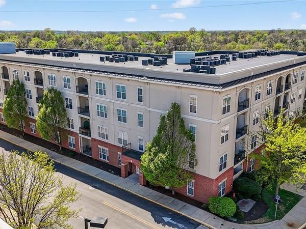 1270 Strassner Drive, Unit 3306, Brentwood, MO 63144