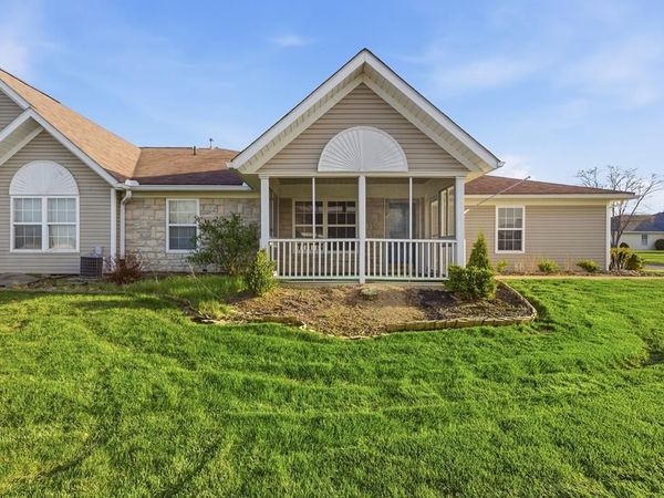 689 Scott Dr, Ontario, OH 44906