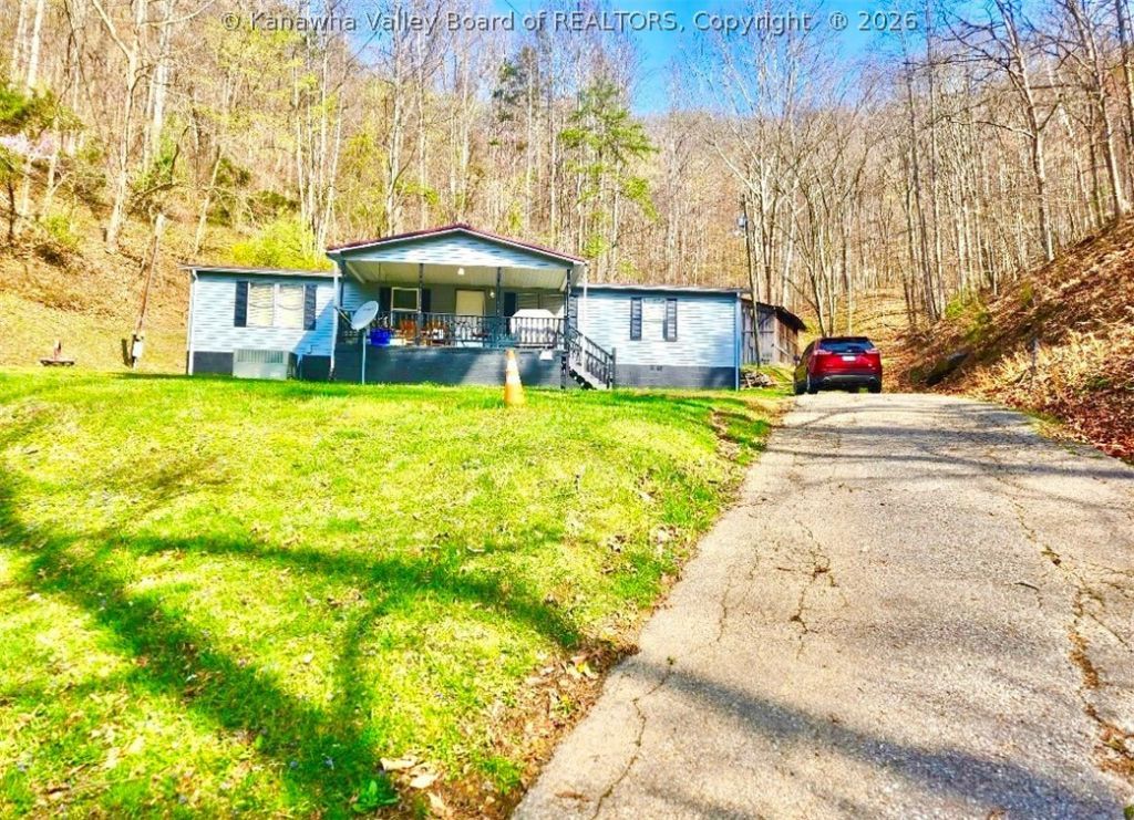 191 Everett Hager Road, Chapmanville, WV 25508 Main Photo