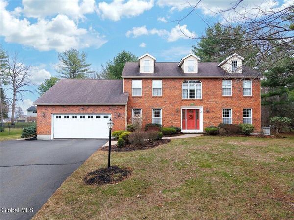 1058 Valerie Drive, Schenectady, NY 12309