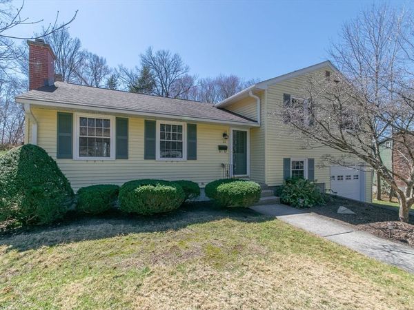 60 Sheffield Ln, Northampton, MA 01062