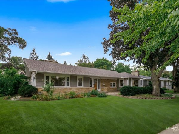 1211 James Street , Geneva, IL 60134