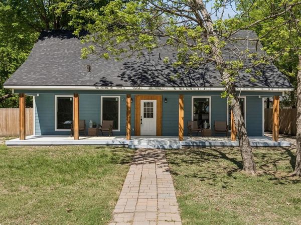 104 W 2nd Street, Waxahachie, TX 75165