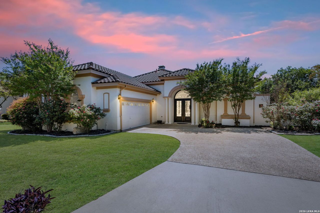 95 Three Lakes, San Antonio, TX 78248 Main Photo