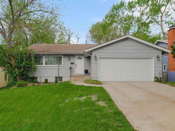 8416 Kenwood Avenue, Kansas City, MO 64131