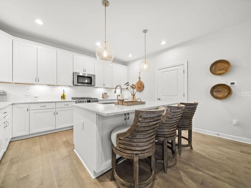 7652 Gateway Boulevard, Powell, OH 43065 Photo 10