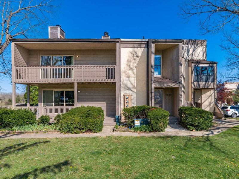 3230 Donalda Court , Columbus, OH 43231 Photo 3