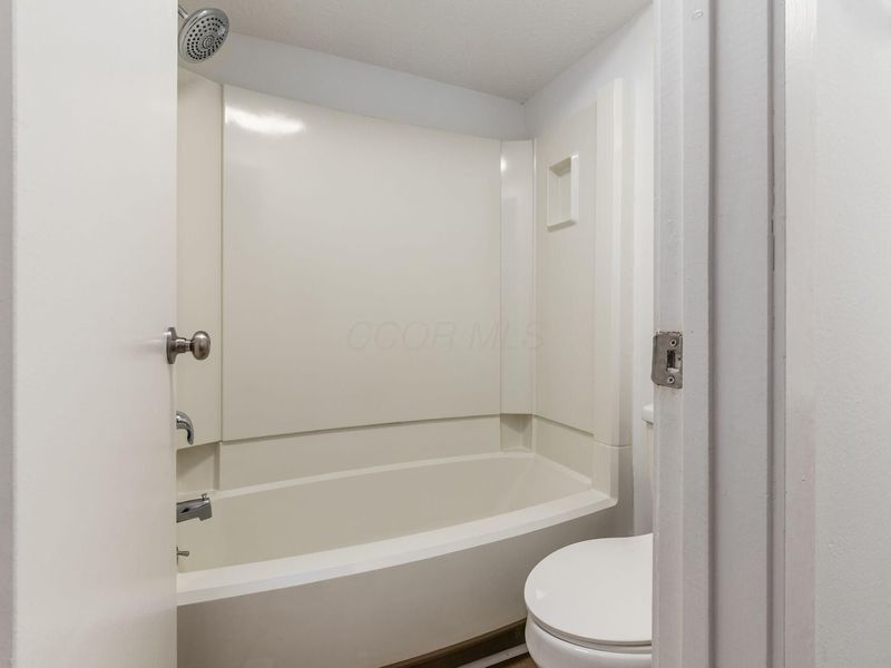 3230 Donalda Court , Columbus, OH 43231 Photo 30