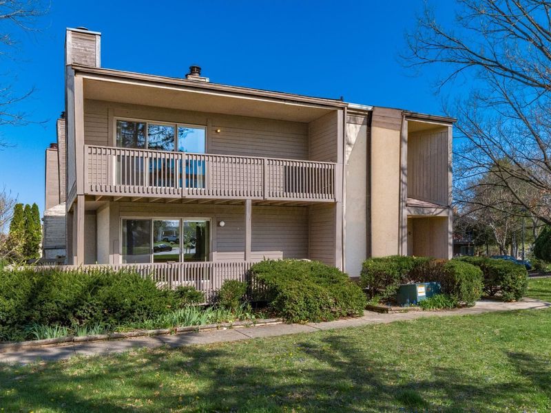 3230 Donalda Court , Columbus, OH 43231 Photo 4