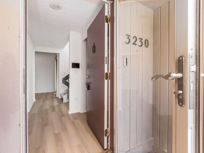 3230 Donalda Court , Columbus, OH 43231 Photo 6