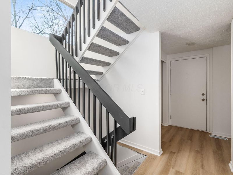 3230 Donalda Court , Columbus, OH 43231 Photo 8