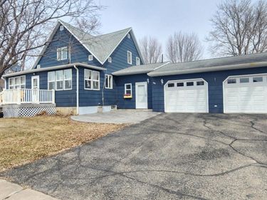 404 Hoff Avenue, Vining, MN 56588