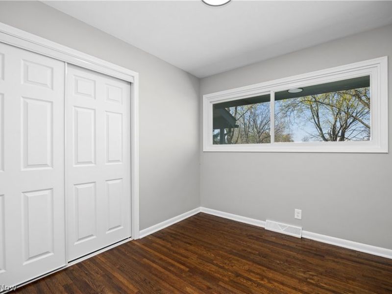 105 N Woodhill Drive, Amherst, OH 44001 Photo 16