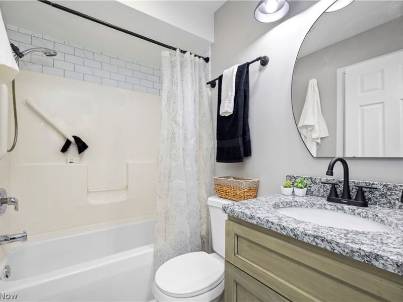 105 N Woodhill Drive, Amherst, OH 44001 Photo 18