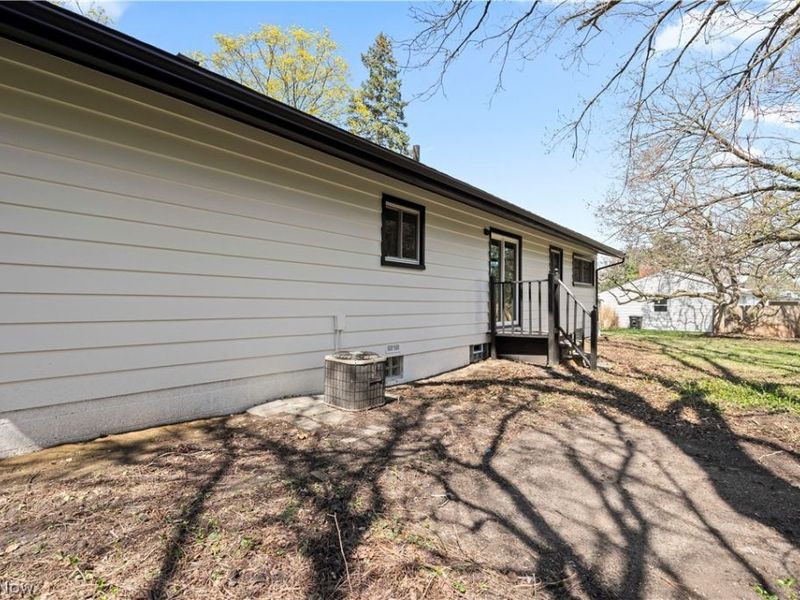 105 N Woodhill Drive, Amherst, OH 44001 Photo 29