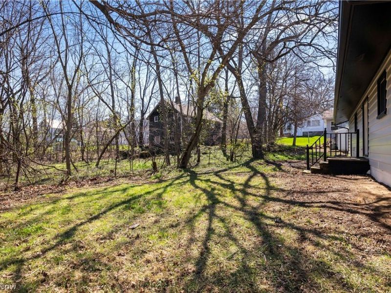 105 N Woodhill Drive, Amherst, OH 44001 Photo 31