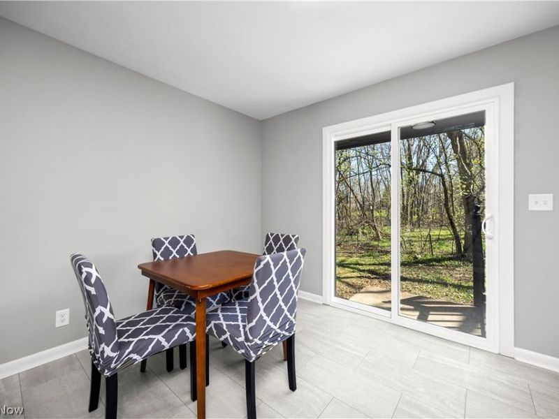 105 N Woodhill Drive, Amherst, OH 44001 Photo 9