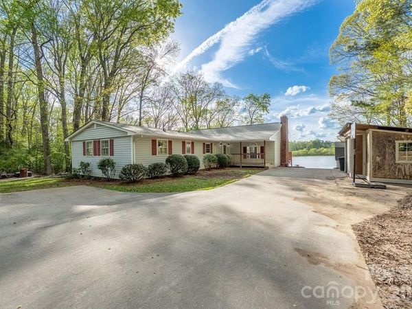 349 Lake Wylie Road , Belmont, NC 28012