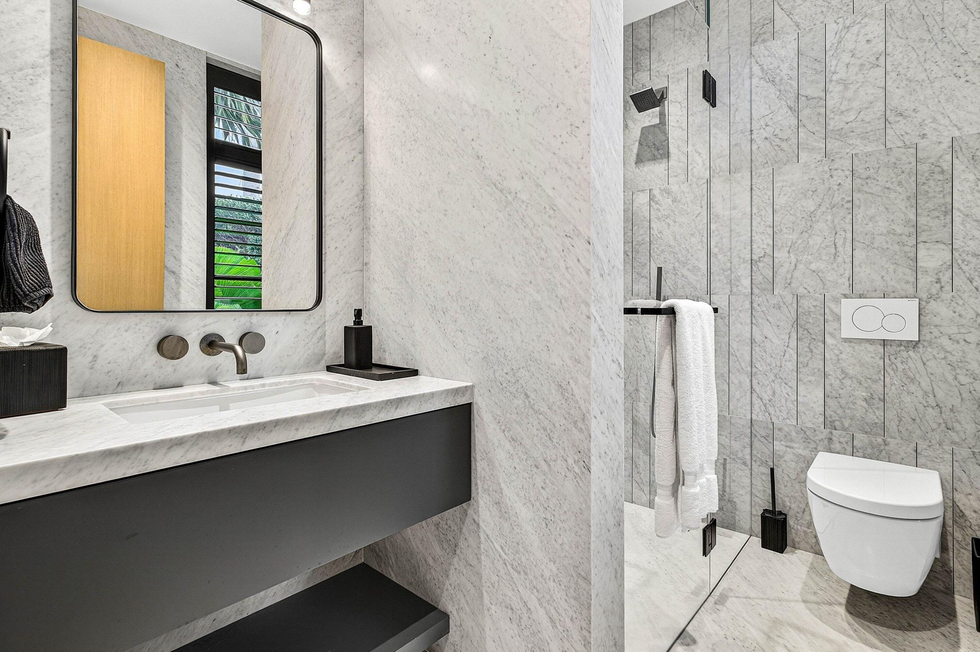 232 Seabreeze Avenue, Palm Beach, FL 33480 Photo