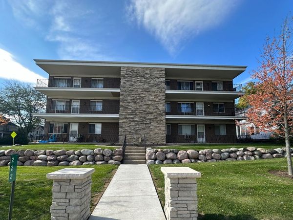 222 S Tryon Street , Unit 6, Woodstock, IL 60098