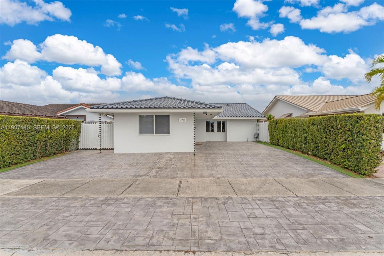 13935 SW 10th St, Miami, FL 33184 Photo