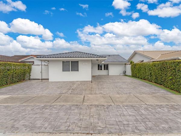 13935 SW 10th St, Miami, FL 33184