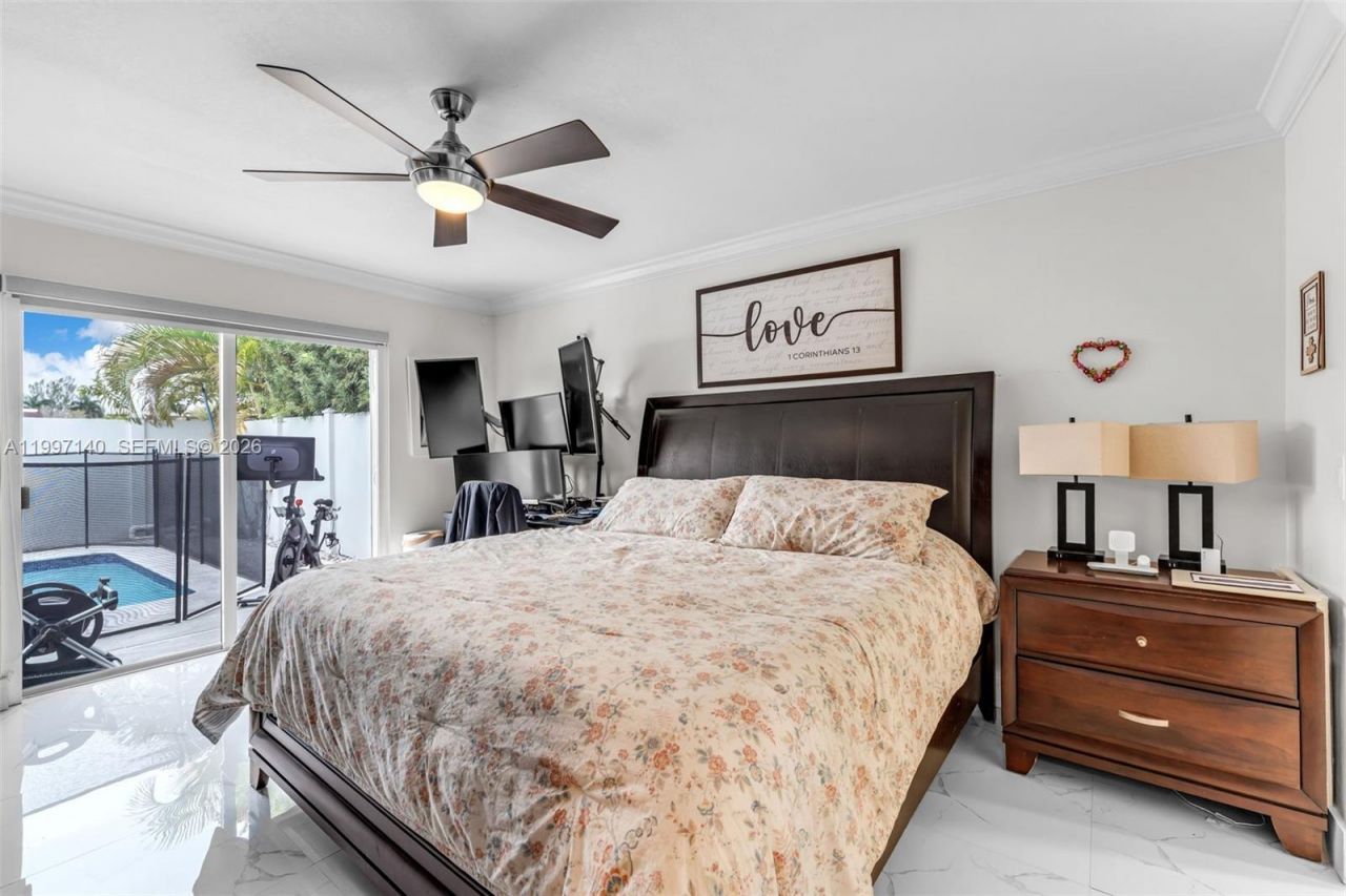 13935 SW 10th St, Miami, FL 33184 Photo