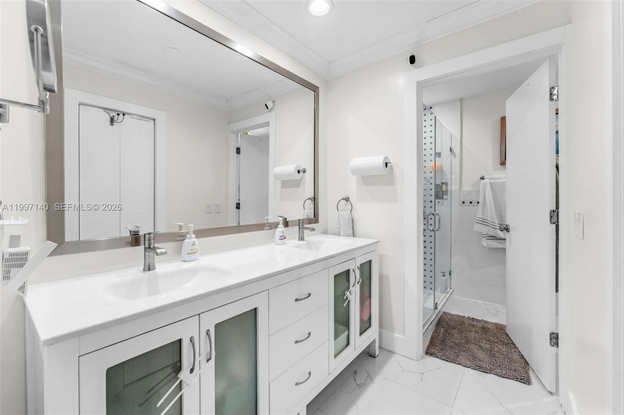 13935 SW 10th St, Miami, FL 33184 Photo